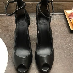 Women’s shoes guess